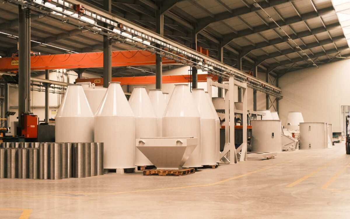 Piso industrial com revestimento epóxi de alta resistência, especificação técnica para Santa Catarina